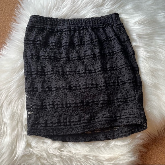 XSmall Black Lace Mini Skirt - Picture 1 of 4